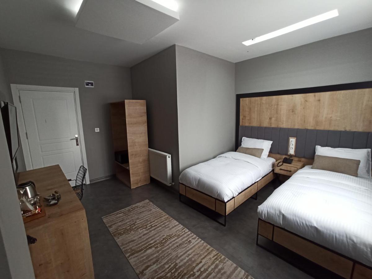 Hotel Skylon Airport 3*